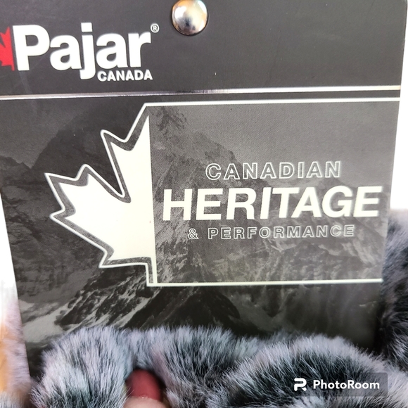 Pajar Canada Reid Black Crochet Cable Knit Gray Faux Fur Lined Mittens NWT Cozy - Picture 6 of 9